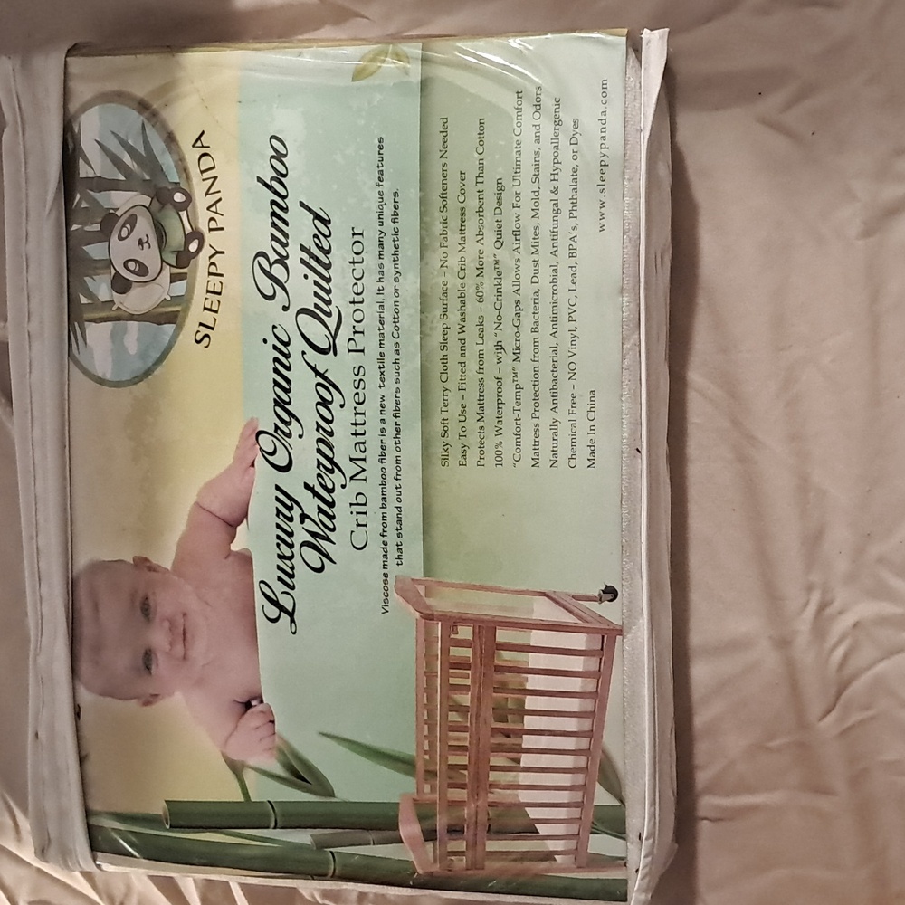 Sleepy Panda Crib Mattress Proctector